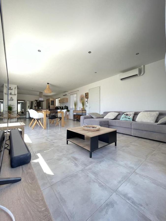 Villa Avec Piscine Cuers Eksteriør billede