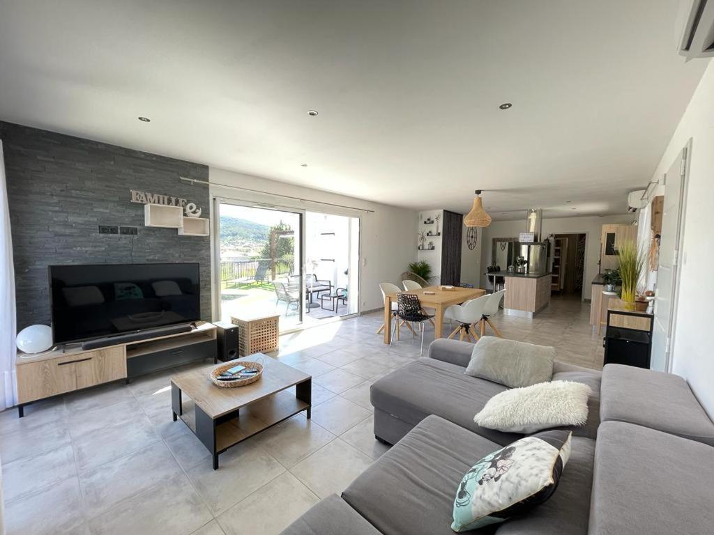 Villa Avec Piscine Cuers Eksteriør billede