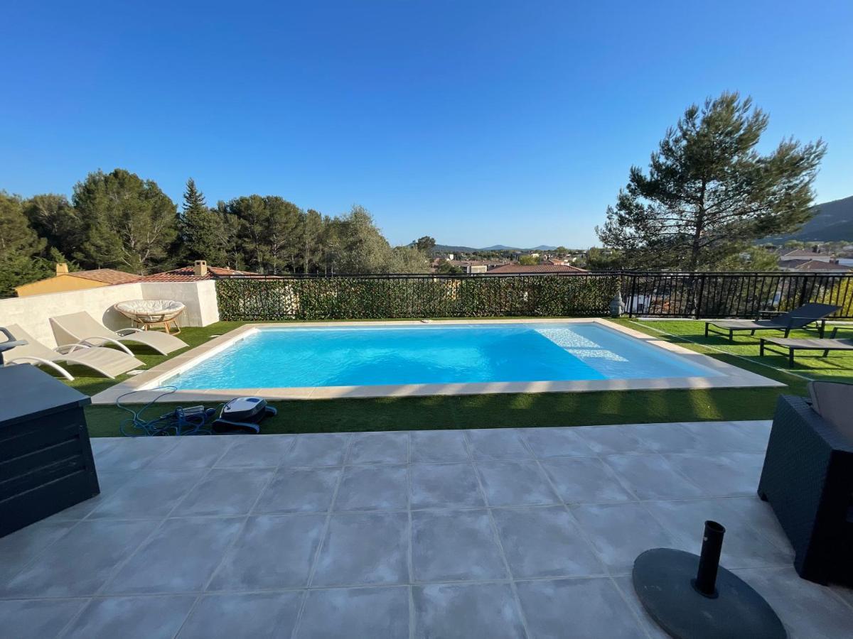 Villa Avec Piscine Cuers Eksteriør billede