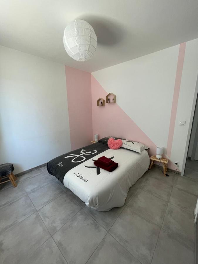 Villa Avec Piscine Cuers Eksteriør billede