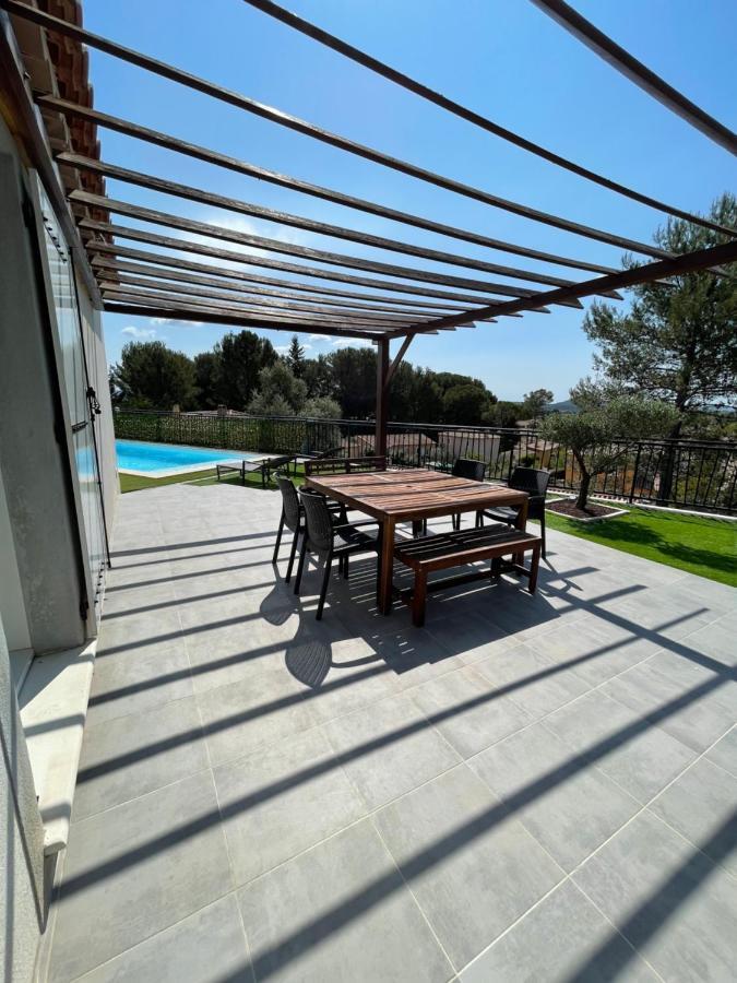Villa Avec Piscine Cuers Eksteriør billede