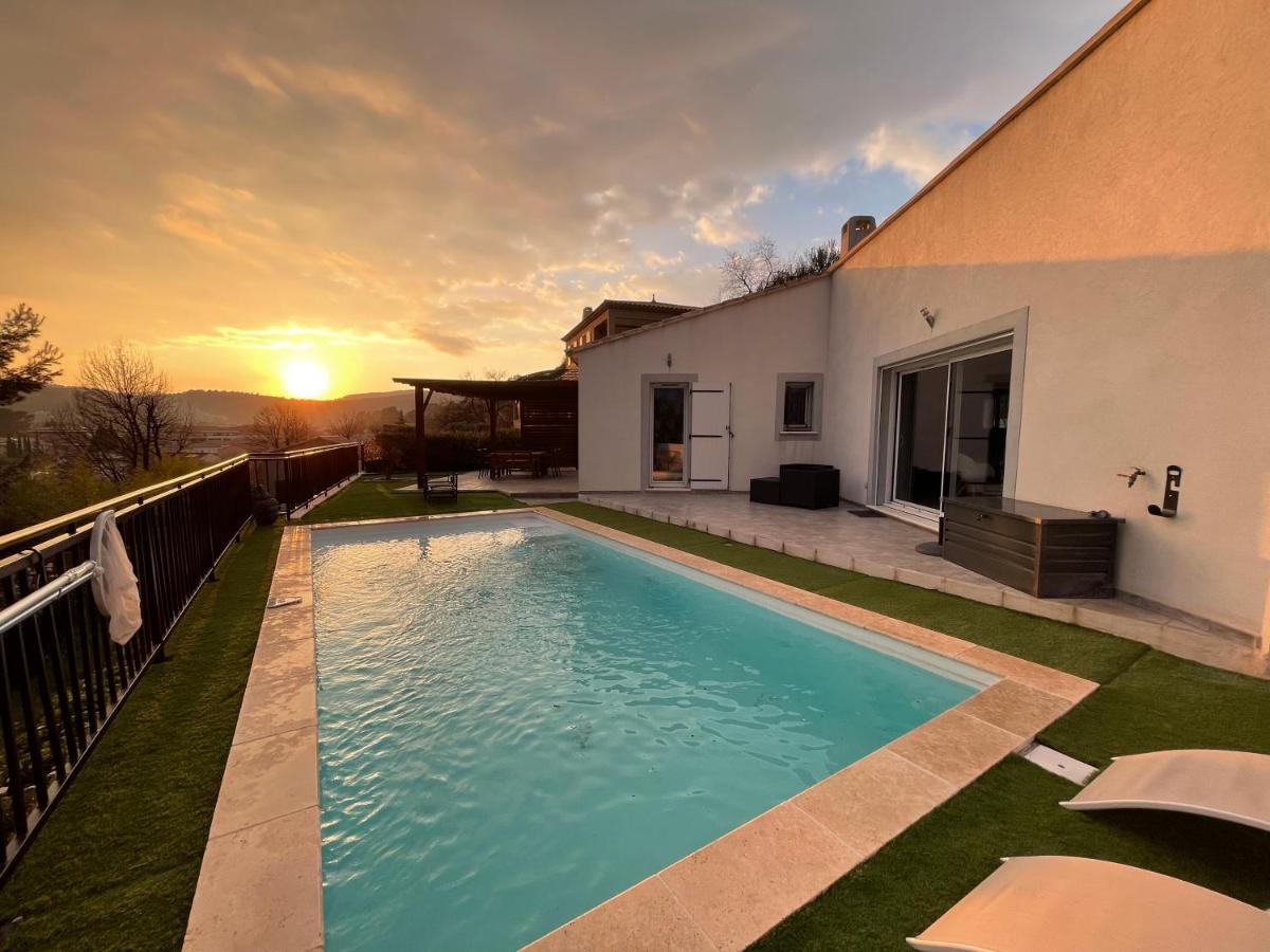 Villa Avec Piscine Cuers Eksteriør billede
